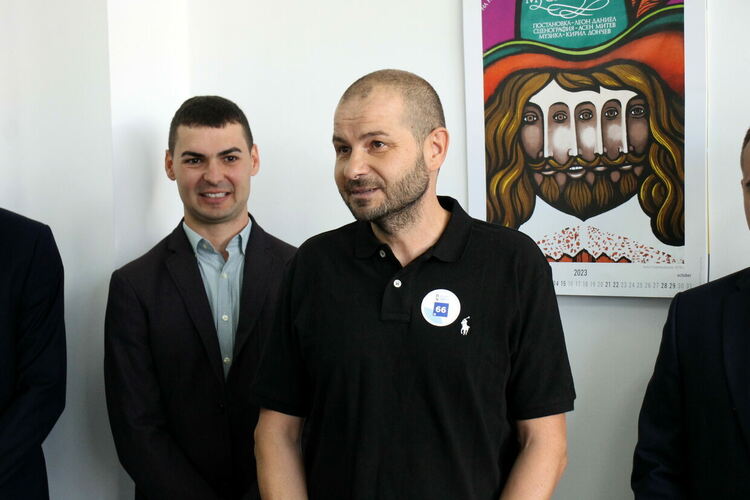 6 кандидати с № 66 за Димитровград представи „Демократична България“