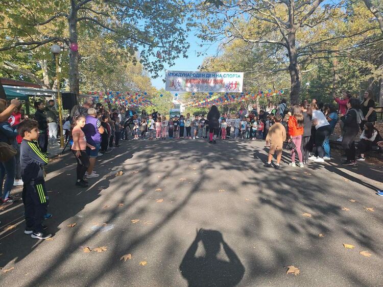 Над 130 души се включиха в маратона Kardzali Run, сред тях и деца с увреждания