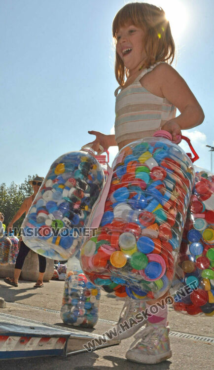 Грамоти за дарителите от Хасково на „Капачки за бъдеще“