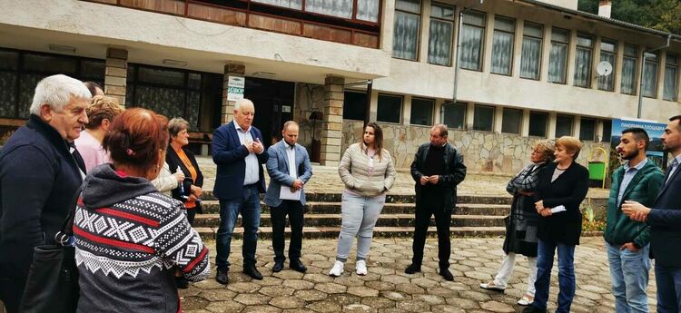 Кандидат-кметът Николай Мелемов: Първа задача на общината е да се погрижи за децата и хората в нужда и ние я изпълняваме /Галерия/