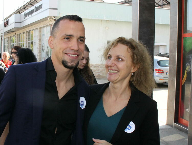 6 кандидати с № 66 за Димитровград представи „Демократична България“