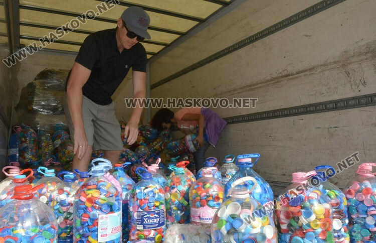 Грамоти за дарителите от Хасково на „Капачки за бъдеще“