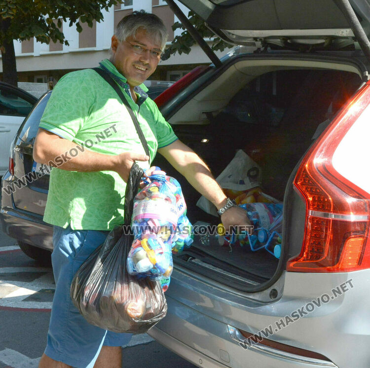 Грамоти за дарителите от Хасково на „Капачки за бъдеще“