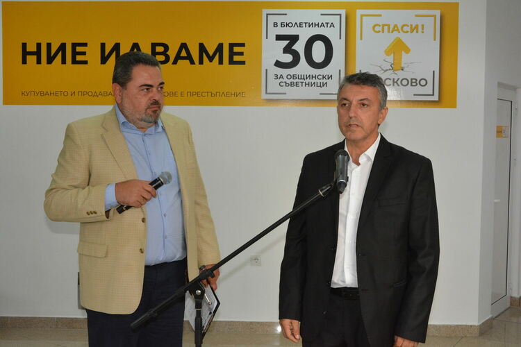 Кандидатите за съветници от „Спаси Хасково“ – „Ние идваме“ с идеи за справяне с пътния трафик и обновления