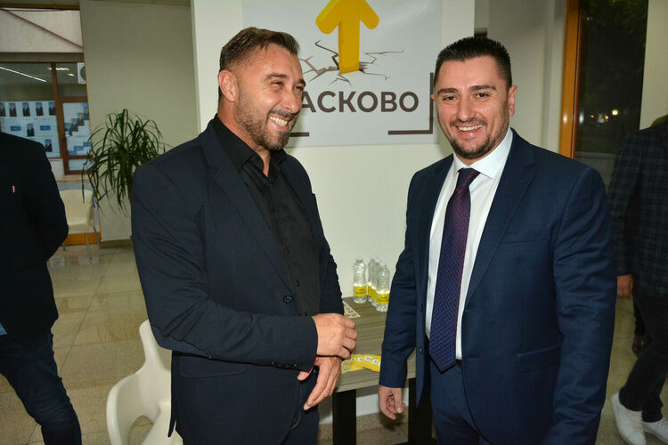 Кандидатите за съветници от „Спаси Хасково“ – „Ние идваме“ с идеи за справяне с пътния трафик и обновления