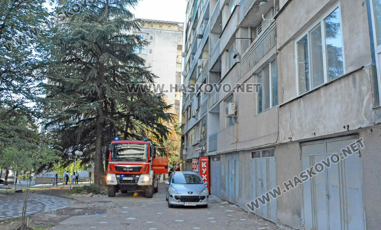 Пожар в необитаем апартамент вдигна на крак два екипа огнеборци