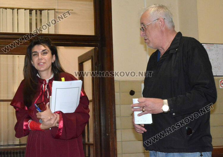 Домашен арест за хасковлия, обвиняем за държане на марихуана