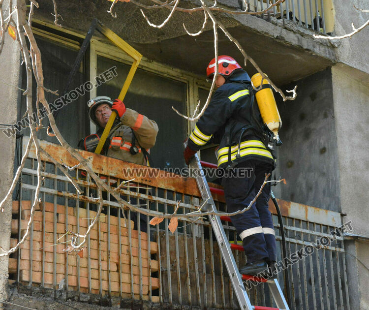Пожар в необитаем апартамент вдигна на крак два екипа огнеборци