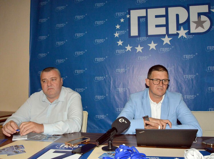 Кметът на Хасково в последния мандат и кандидат за втори, и заместникът му Динко Тенев представиха новата визия за развитие на града и малките населени места във мандат 2023-2027 