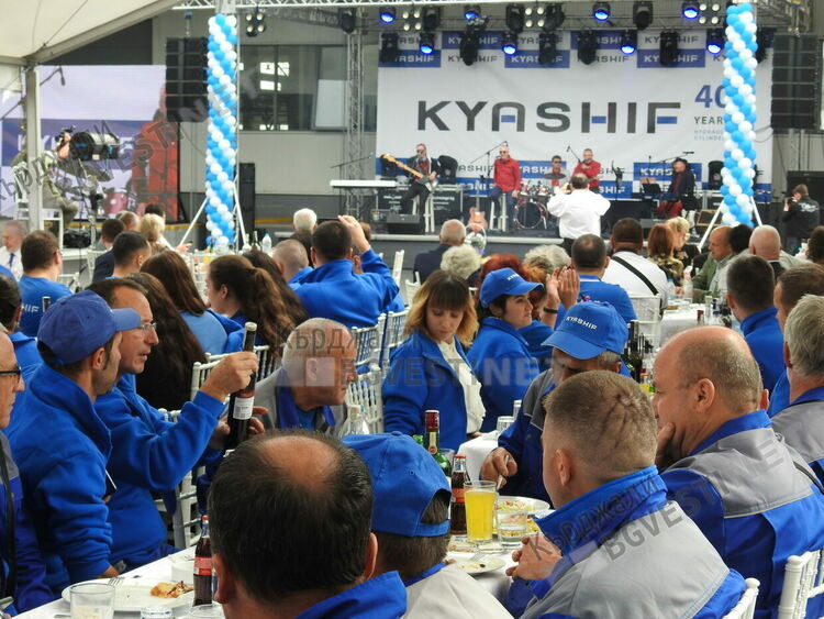 Тържество на българската музика в Джебел, инж.Кяшиф подари празник на работниците си