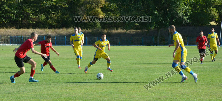 „Димитровград“ и „Саяна Хасково“ с убедителни победи 