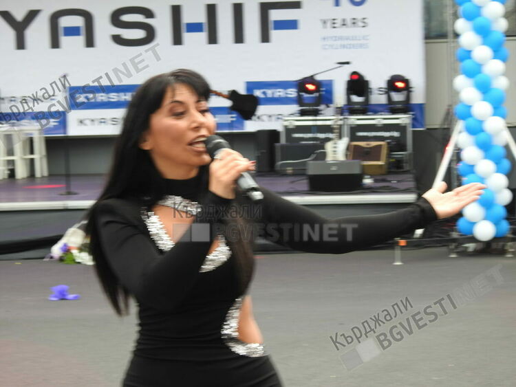 Тържество на българската музика в Джебел, инж.Кяшиф подари празник на работниците си