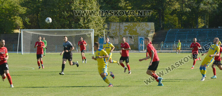 „Димитровград“ и „Саяна Хасково“ с убедителни победи 