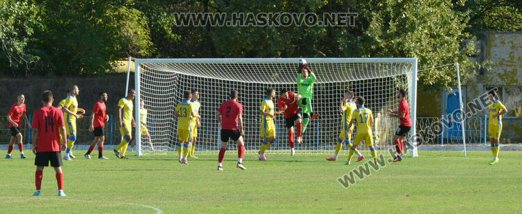 „Димитровград“ и „Саяна Хасково“ с убедителни победи 