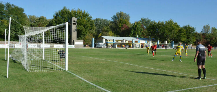 „Димитровград“ и „Саяна Хасково“ с убедителни победи 