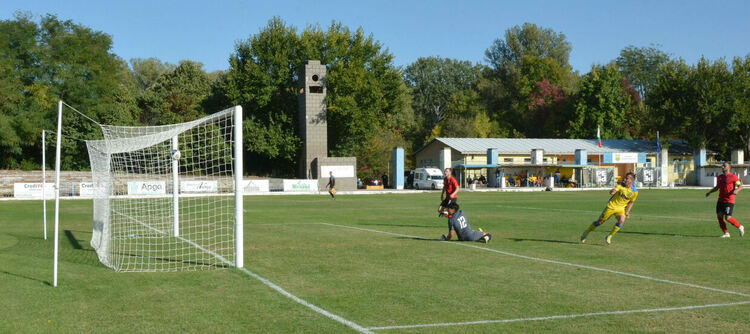 „Димитровград“ и „Саяна Хасково“ с убедителни победи 