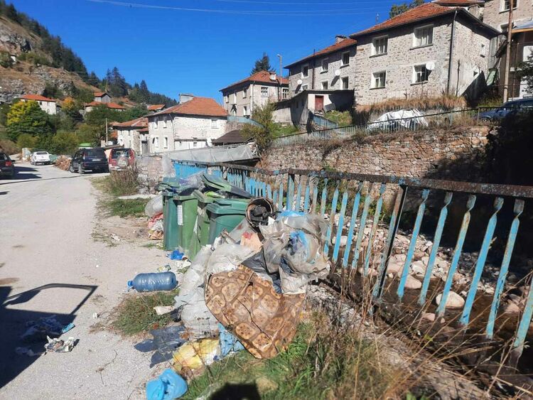 Стефан Сабрутев в с. Мугла: Медали трябва да ви дадат, защото сте останали да живеете тук!