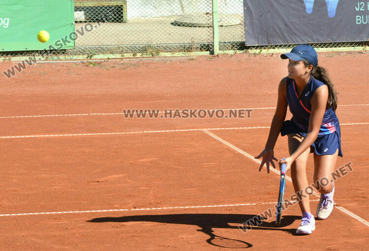 Кристиян Стефанов и Рая Маркова триумфираха на тенис турнир в Хасково