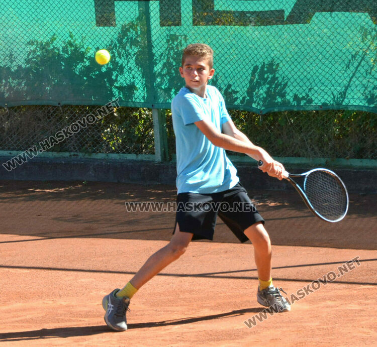 Кристиян Стефанов и Рая Маркова триумфираха на тенис турнир в Хасково