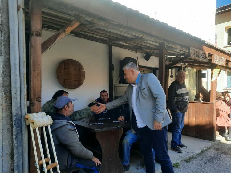 Стефан Сабрутев в с. Мугла: Медали трябва да ви дадат, защото сте останали да живеете тук!