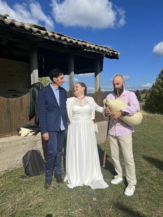 Поетесата Екатерина Глухова каза "да" на избранника си - зографът Никола Беевски