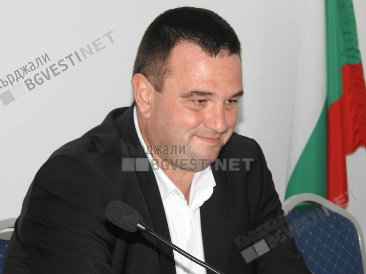   ГЕРБ пред педагози в Кърджали: Образованието е основен приоритет за нас,не делим училищата на общински и държавни