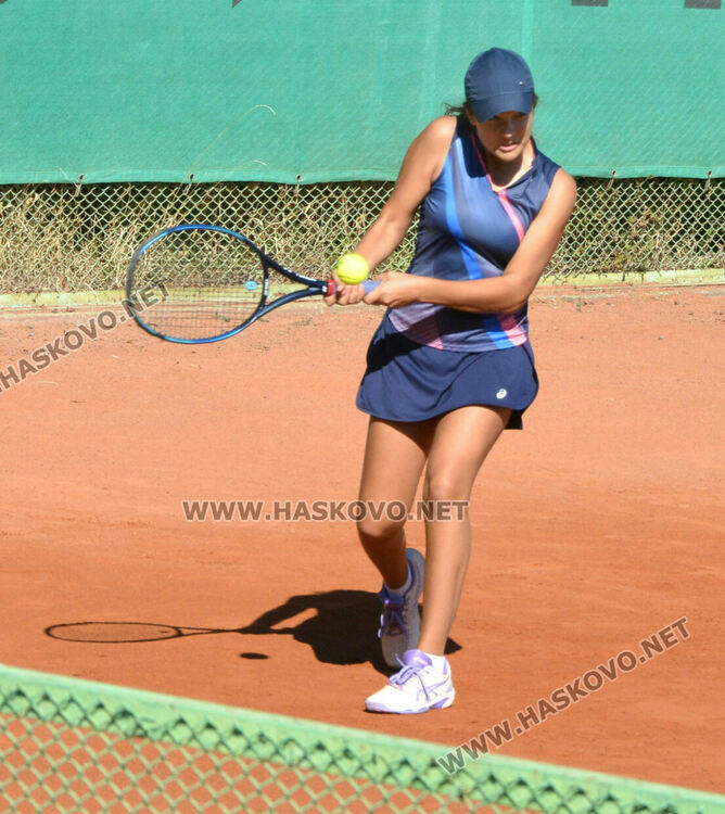 Кристиян Стефанов и Рая Маркова триумфираха на тенис турнир в Хасково