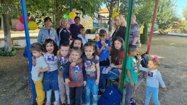 Децата от училище „Паисий“ в Хасково и от с.Стамболийски събират ненужните бутилки в Шишеяди