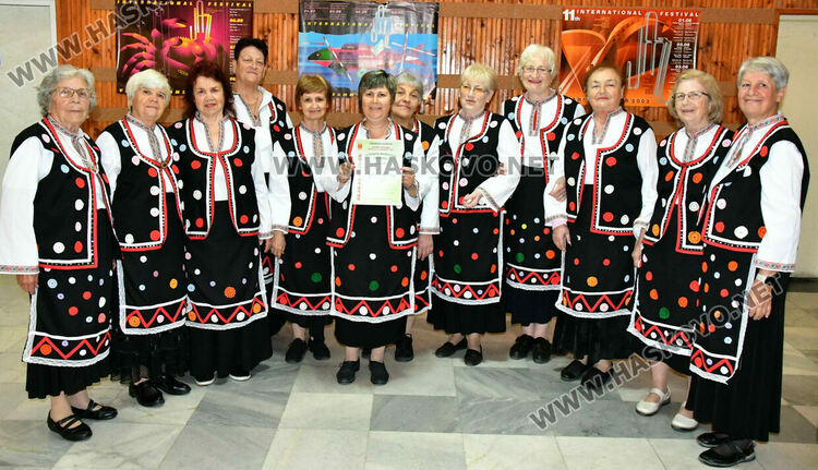 Изпълнители от 5 до 90 г. на фолклорния фестивал „С песните на Тодор Кожухаров“ в Хасково