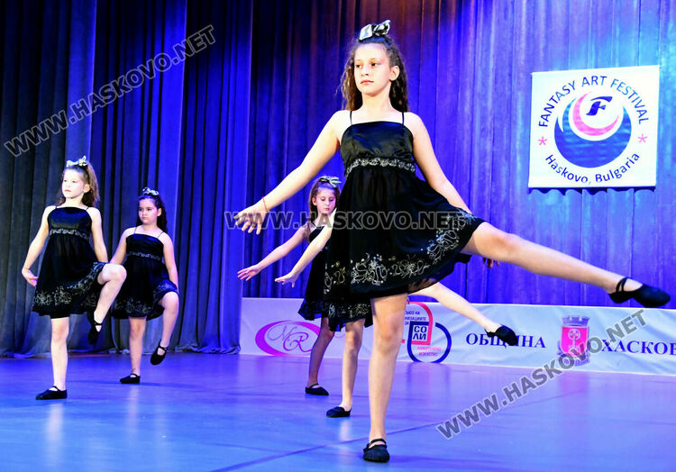 600 таланти се включиха в Арт фестивал „Фантазия“ в Хасково