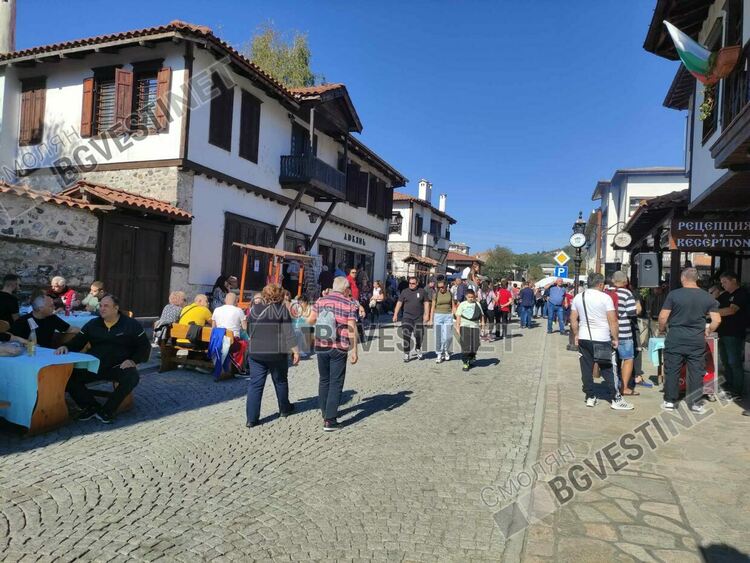 Десетки хора от цялата страна се веселиха в Златоград с балканска скара и музика /галерия/