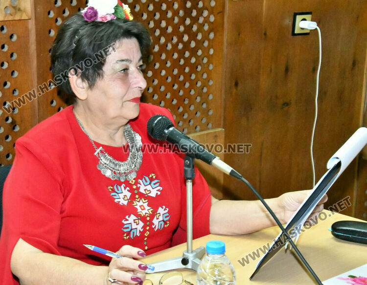 Изпълнители от 5 до 90 г. на фолклорния фестивал „С песните на Тодор Кожухаров“ в Хасково