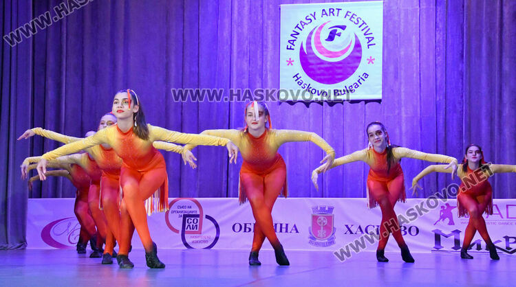 600 таланти се включиха в Арт фестивал „Фантазия“ в Хасково