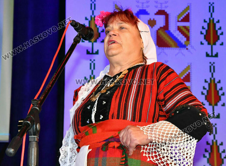 Изпълнители от 5 до 90 г. на фолклорния фестивал „С песните на Тодор Кожухаров“ в Хасково