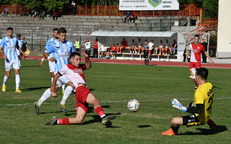 Десетима от „Созопол“ препънаха „Саяна Хасково“
