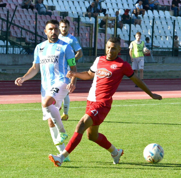 Десетима от „Созопол“ препънаха „Саяна Хасково“