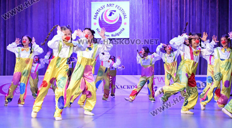 600 таланти се включиха в Арт фестивал „Фантазия“ в Хасково