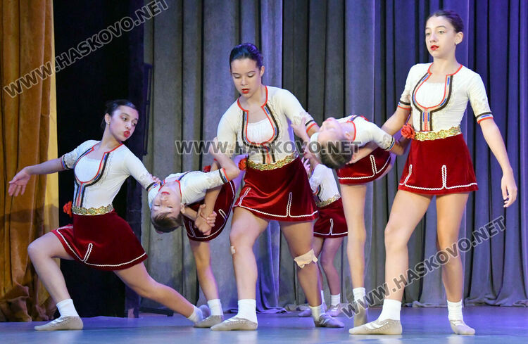 600 таланти се включиха в Арт фестивал „Фантазия“ в Хасково