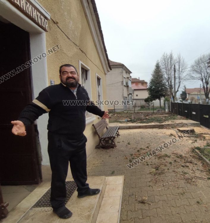 Оставиха в ареста свещеника, обвинен за разпространение на порнографски материали