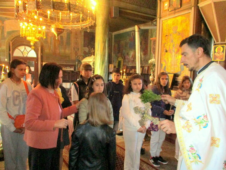 Отец Васил към децата: &bdquo;От вас искам един хубав и красив плод!&ldquo;