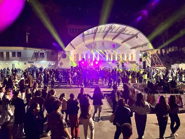 Хиляди пяха и танцуваха на концерта с Миро и Martinna в подкрепа на донорството