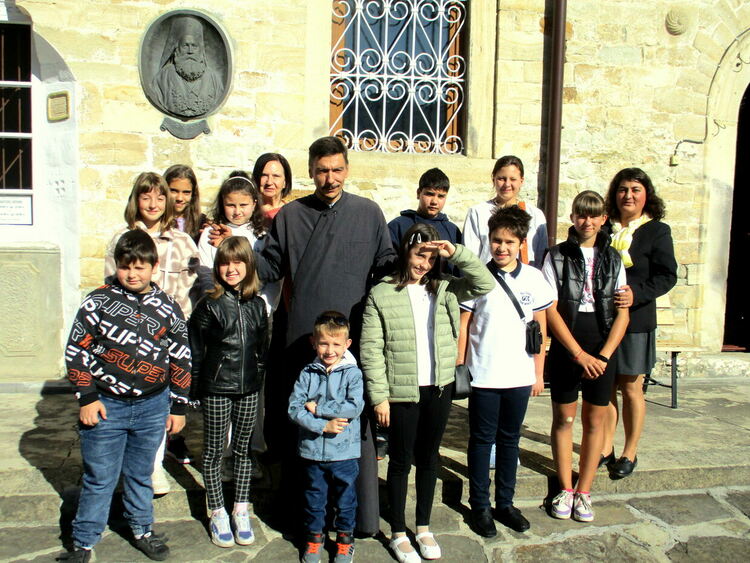 Отец Васил към децата: &bdquo;От вас искам един хубав и красив плод!&ldquo;