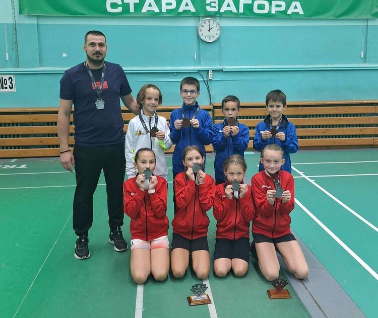Бъдещите звезди на бадминтона се завърнаха с медали от Държавното отборно първенство