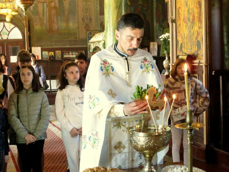 Отец Васил към децата: &bdquo;От вас искам един хубав и красив плод!&ldquo;