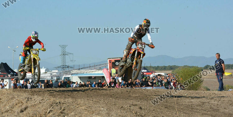 Близо 100 състезатели по мотокрос стартираха за Купа България 