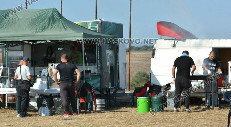 Близо 100 състезатели по мотокрос стартираха за Купа България 