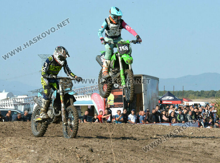 Близо 100 състезатели по мотокрос стартираха за Купа България 