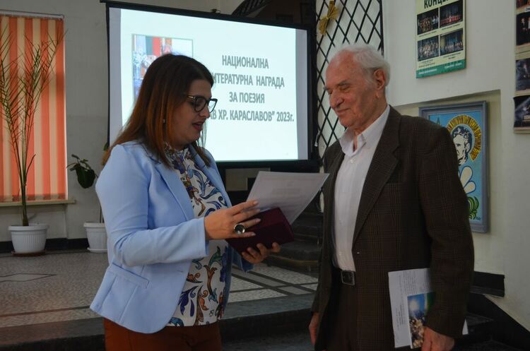 Матей Шопкин получи наградата за поезия на името на Слав Хр. Караславов