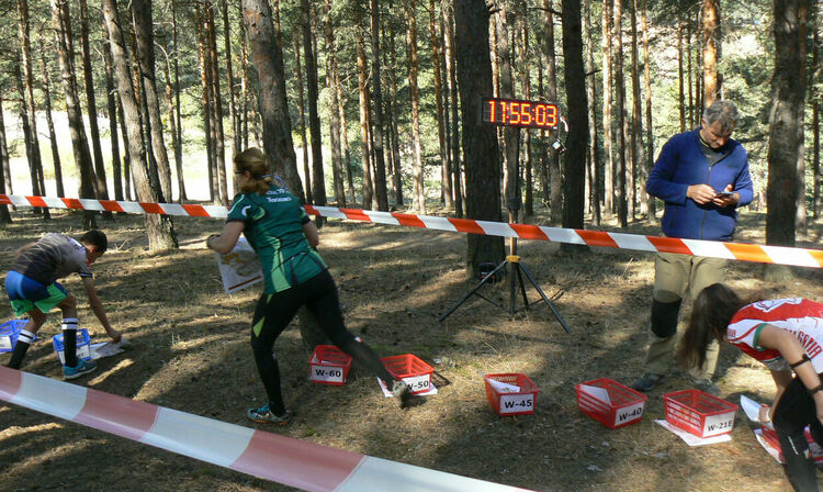 "Компас 1994" с достойно представяне на Нощния индивидуален шампионат по спортно ориентиране