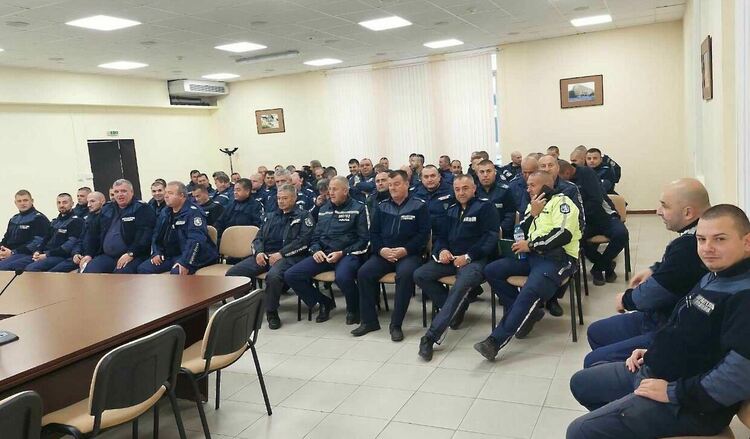  „Охранителна полиция“ на обучение за работа с дрегери  и камери за засичане на скорост